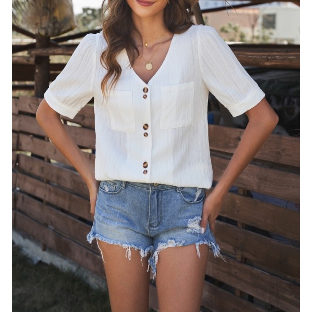 Short sleeve white top